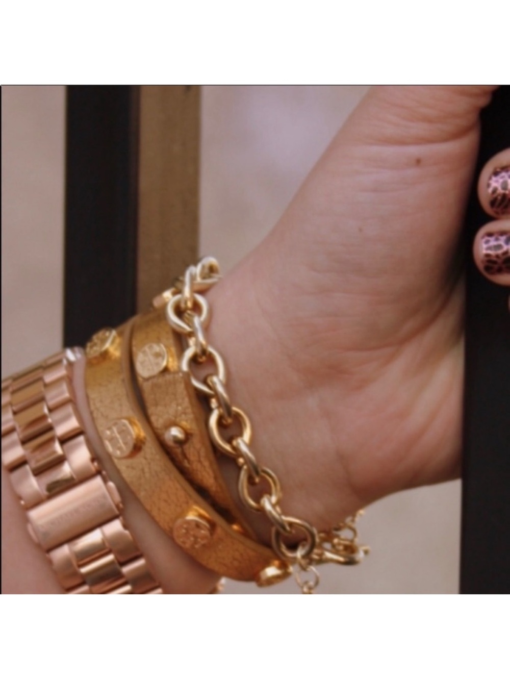 Tory Burch Double Wrap Logo Leather Bracelet in Gold